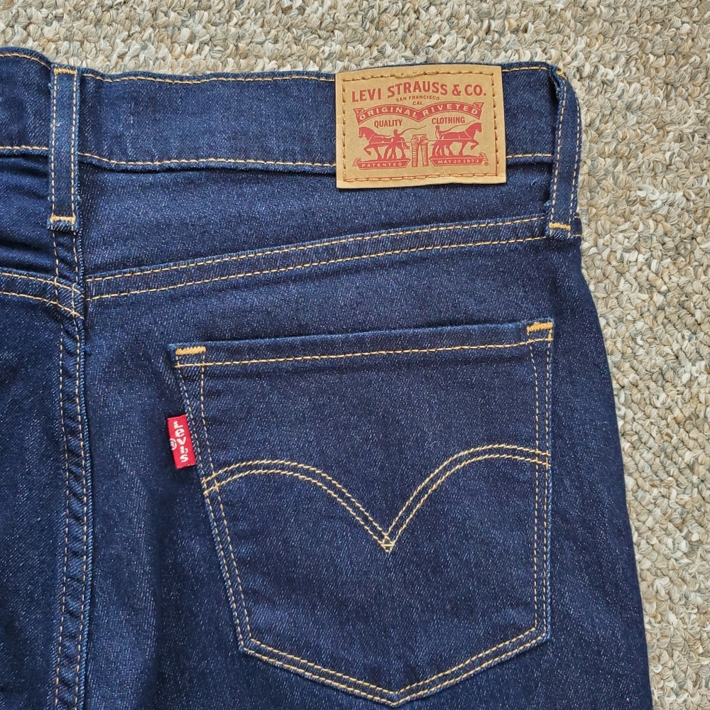 NWOT Levi's 28 Modern Contemporary Minimalist Mid Rise Shaping Slim Jeans - Picture 5 of 16